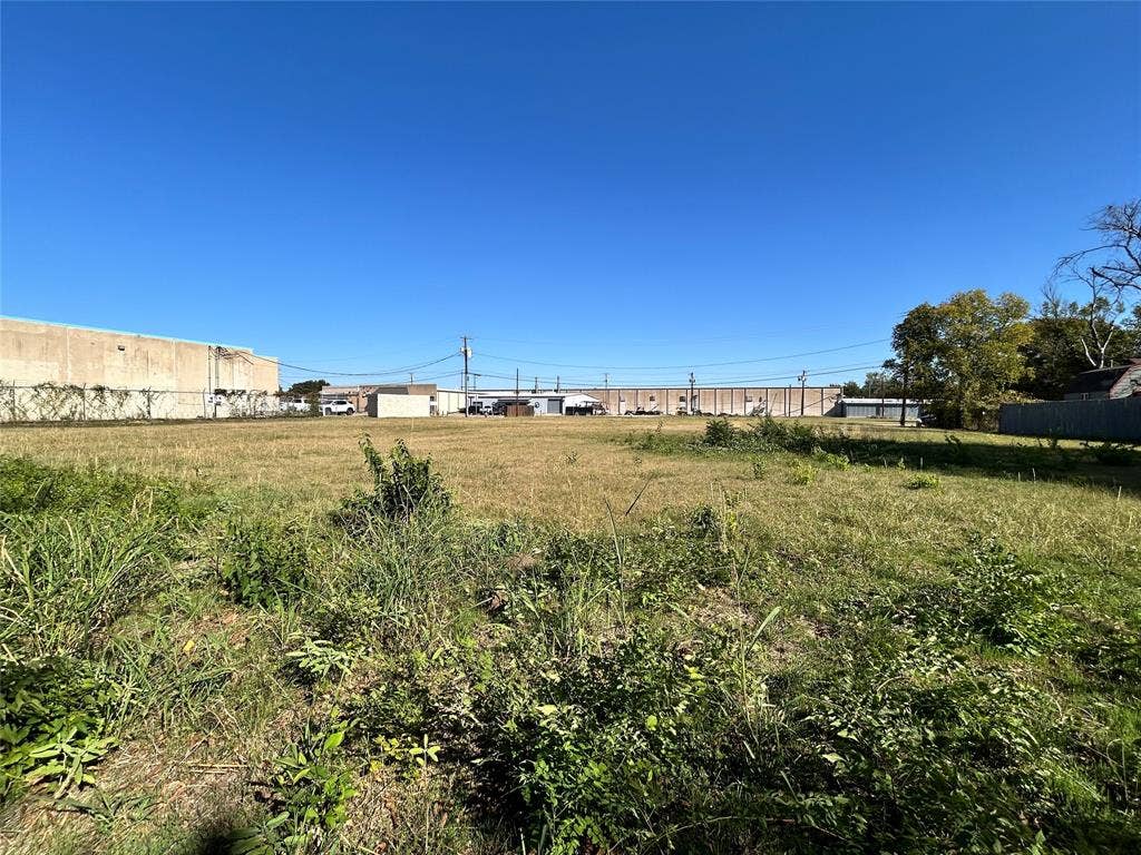 2115 Solona Street, Haltom City, TX 76117 2115 Solona Street, Haltom City, TX 76117