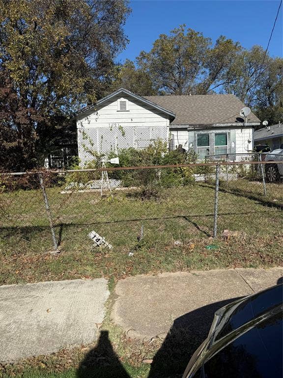 Property photo for 1421 E Ann Arbor Avenue, Dallas, TX