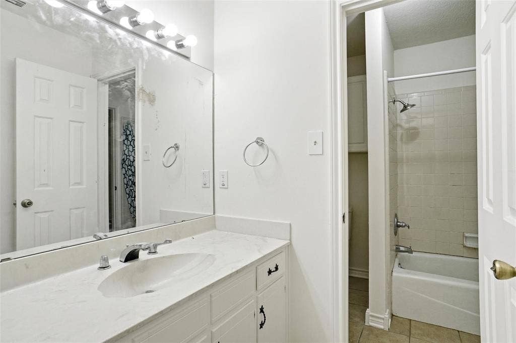 3704 Granada Trail, Denton, TX 76205