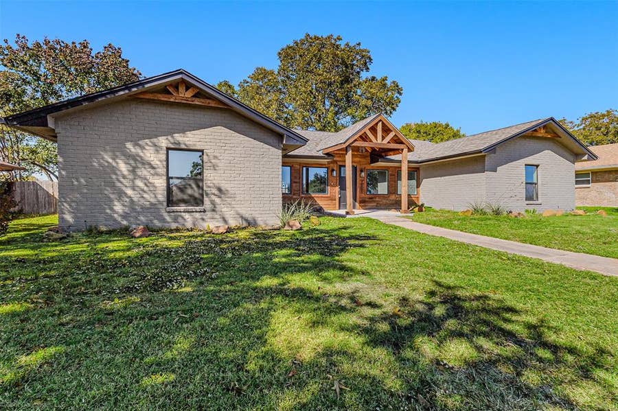 Property photo for 1301 Pecan Valley Drive, Garland, TX