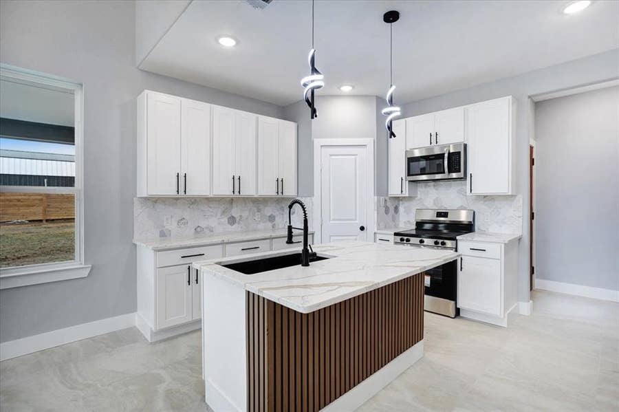Property photo for 82 Morning View Drive, Gordonville, TX
