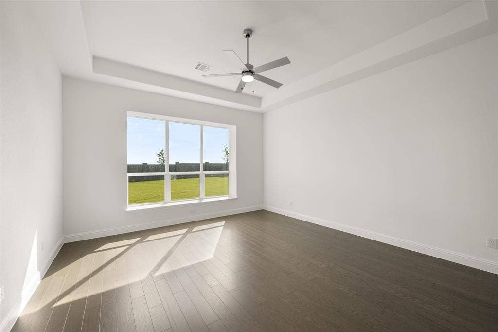 764 Texas Thistle Road, Waxahachie, TX 75165 764 Texas Thistle- Primary Suite-1