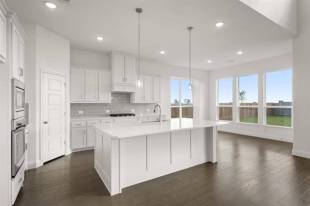 764 Texas Thistle Road, Waxahachie, TX 75165 764 Texas Thistle- Kitchen-2