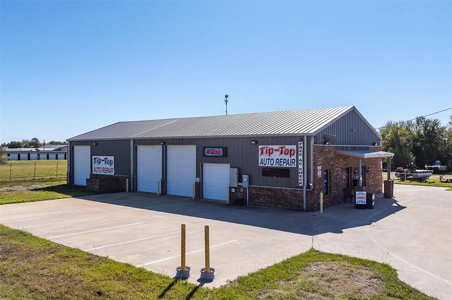 Property photo for 132 Dunaway Avenue, Gun Barrel City, TX