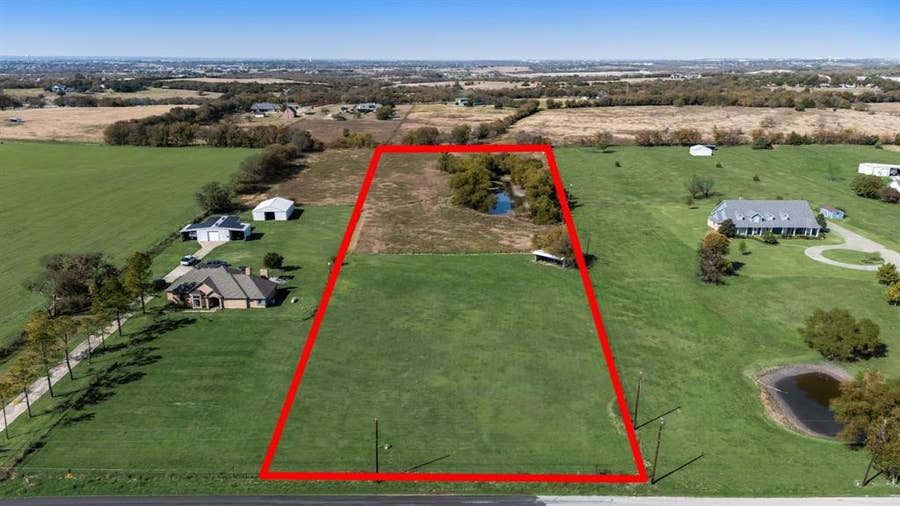 Property photo for 2000 Connie Lane, McLendon Chisholm, TX