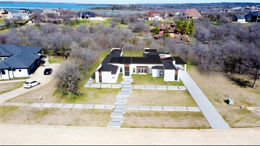 Property photo for 1019 Lighthouse Court, Grand Prairie, TX