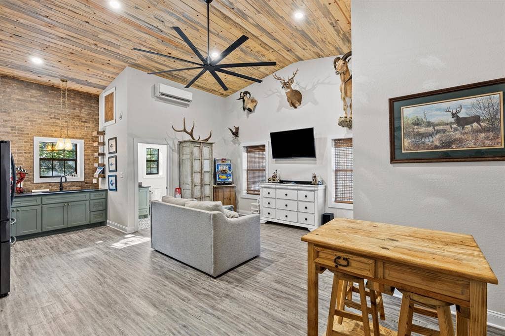 428 12th Street, Valley Mills, TX 76689 428 12th Street, Valley Mills, TX 76689