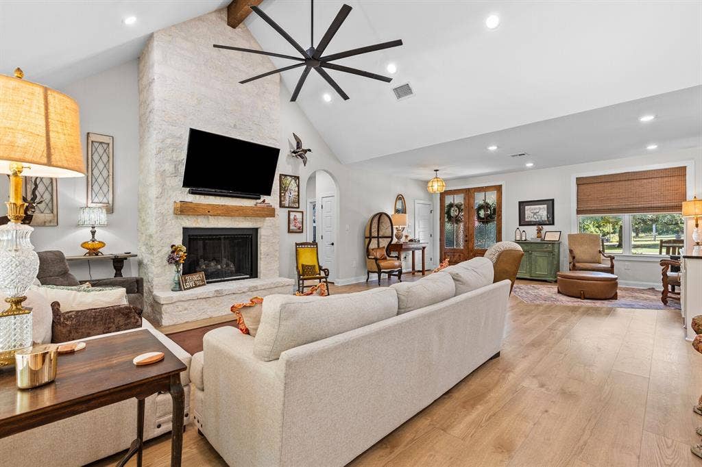 428 12th Street, Valley Mills, TX 76689 428 12th Street, Valley Mills, TX 76689