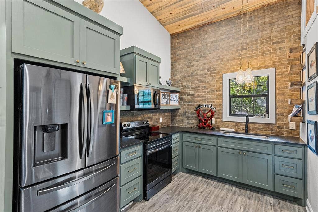 428 12th Street, Valley Mills, TX 76689 428 12th Street, Valley Mills, TX 76689