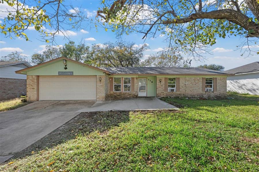 Property photo for 119 New Acres Drive, Hewitt, TX