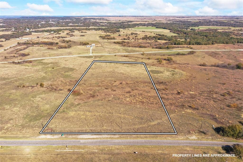 1315 Fm 677 S, Saint Jo, TX 76265 Overview of rural landscape featuring property boundaries highlighted