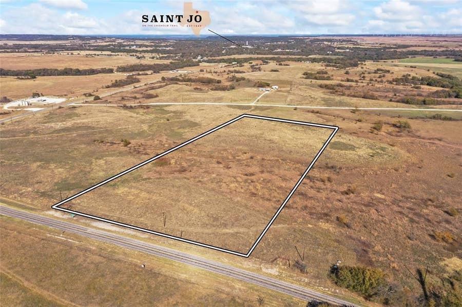 Property photo for 1315 Fm 677 S, Saint Jo, TX