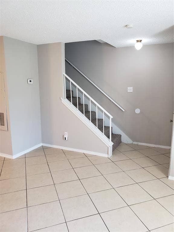 808-810 Red Bud Drive, DeSoto, TX 75115 808 - Stairs at entry.
