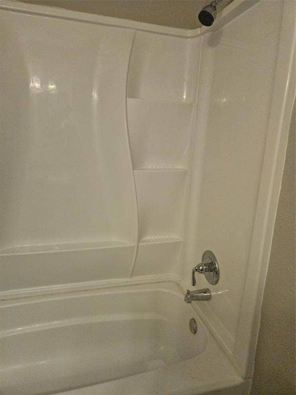 808-810 Red Bud Drive, DeSoto, TX 75115 810 - Tub with shower walls.