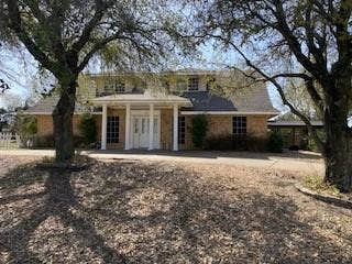 Property photo for 523 Softwood Drive, Duncanville, TX