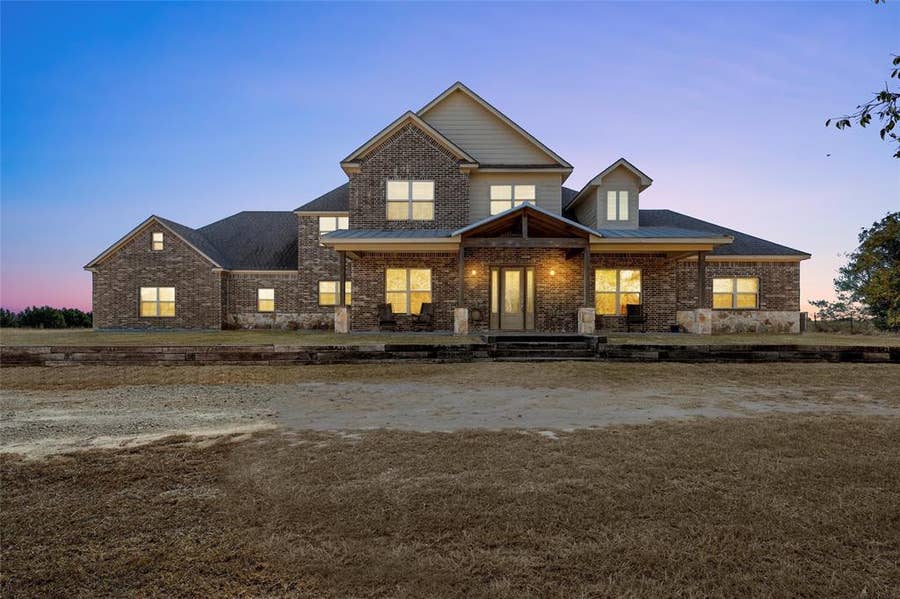 Property photo for 2370 Garrett Lane, China Spring, TX
