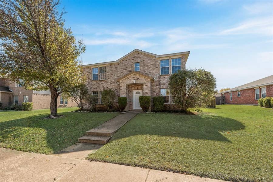 Property photo for 616 Jewelflower Drive, DeSoto, TX
