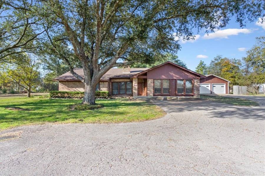 Property photo for 208 S Hedwig Street, Riesel, TX