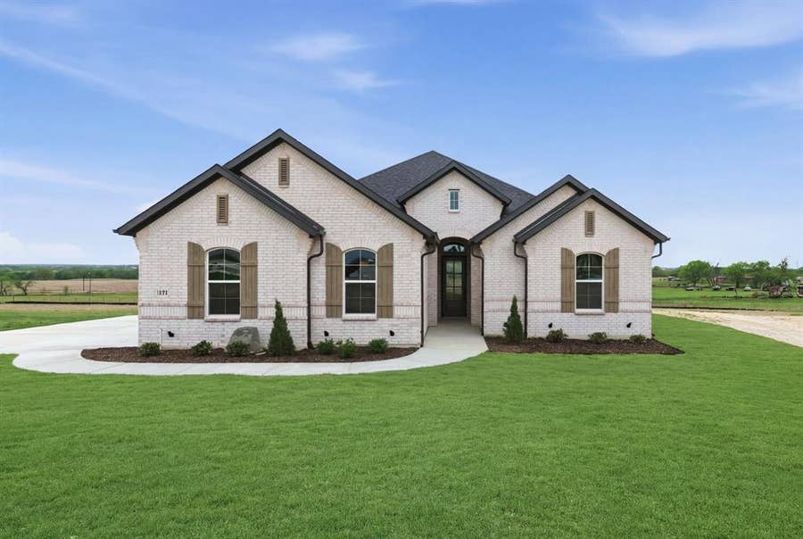 Property photo for 117 Emma Court, Decatur, TX