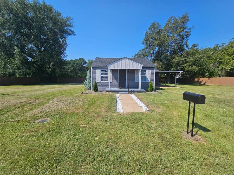 Property photo for 319 Lowe Street, Palestine, TX