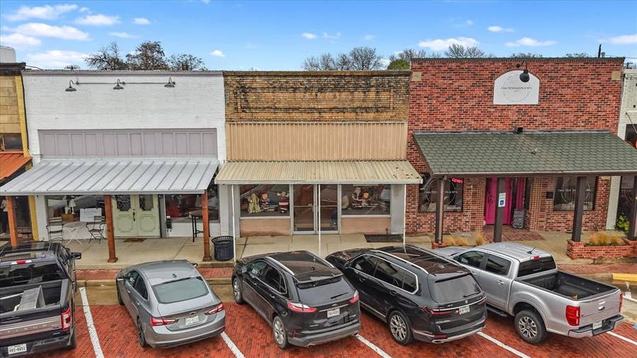 Property photo for 104 Mckinney Street, Farmersville, TX