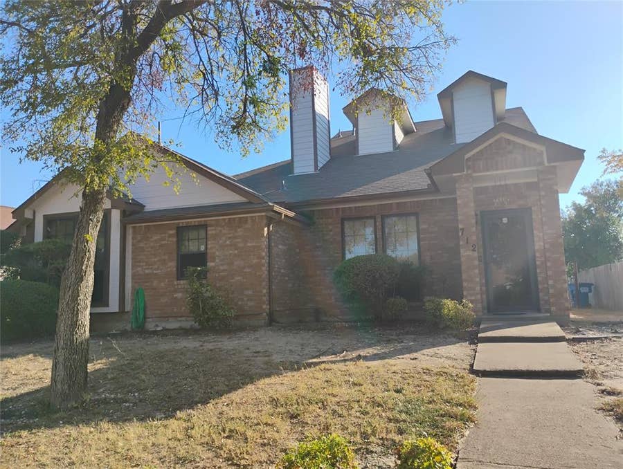 Property photo for 712 Atteberry Lane, Lancaster, TX
