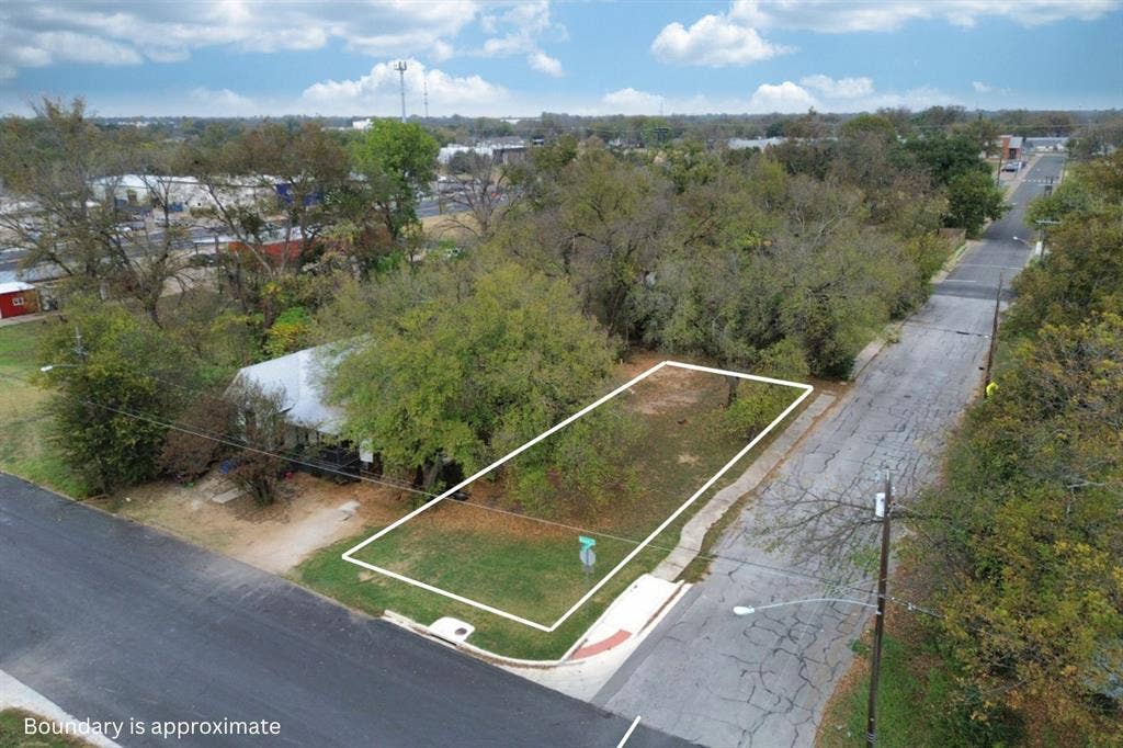 601 Hood Street, Waco, TX 76704 601 Hood Street, Waco, TX 76704