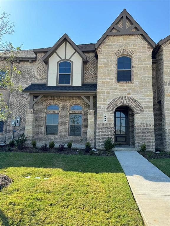 Property photo for 1909 Ethereal Lane, Waxahachie, TX