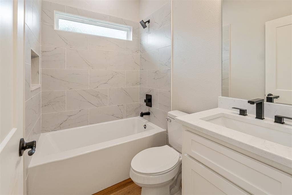 504 Limestone Circle, Mabank, TX 75147
