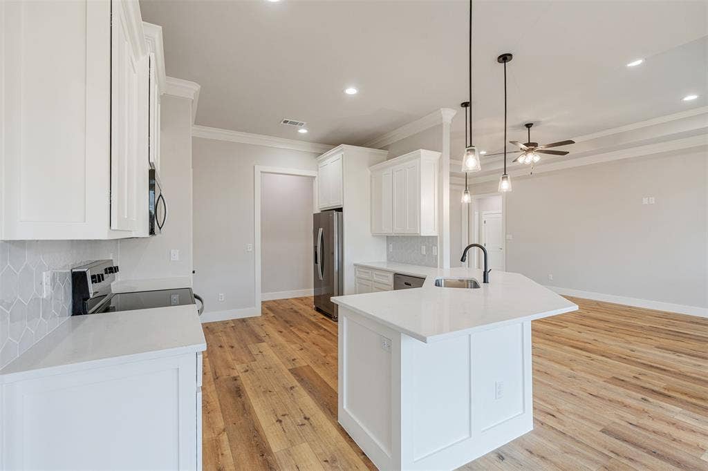 504 Limestone Circle, Mabank, TX 75147