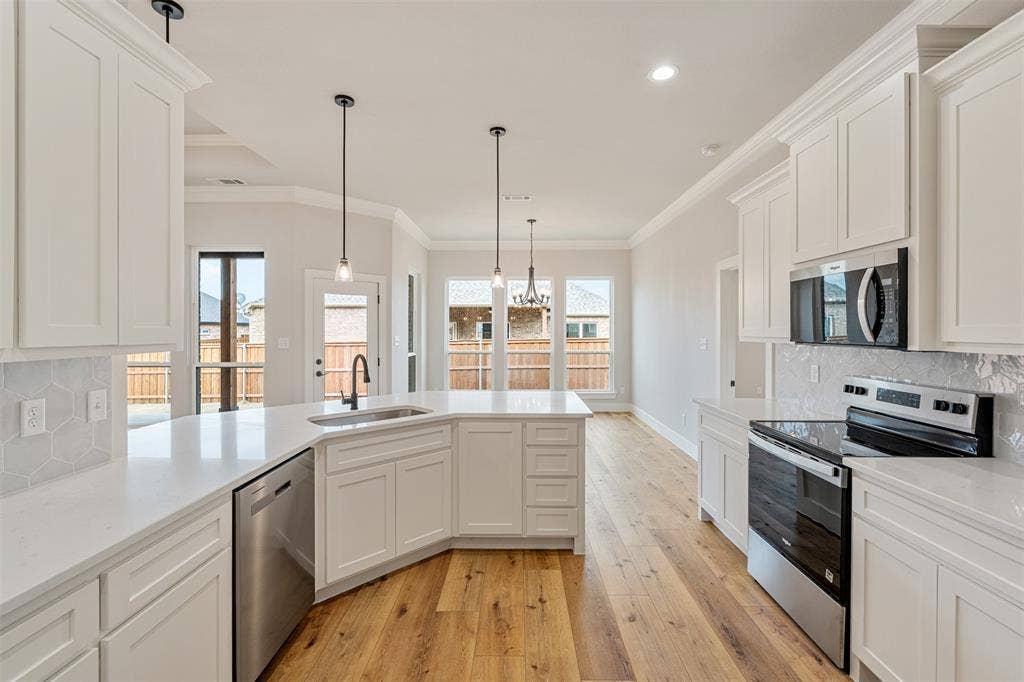 504 Limestone Circle, Mabank, TX 75147