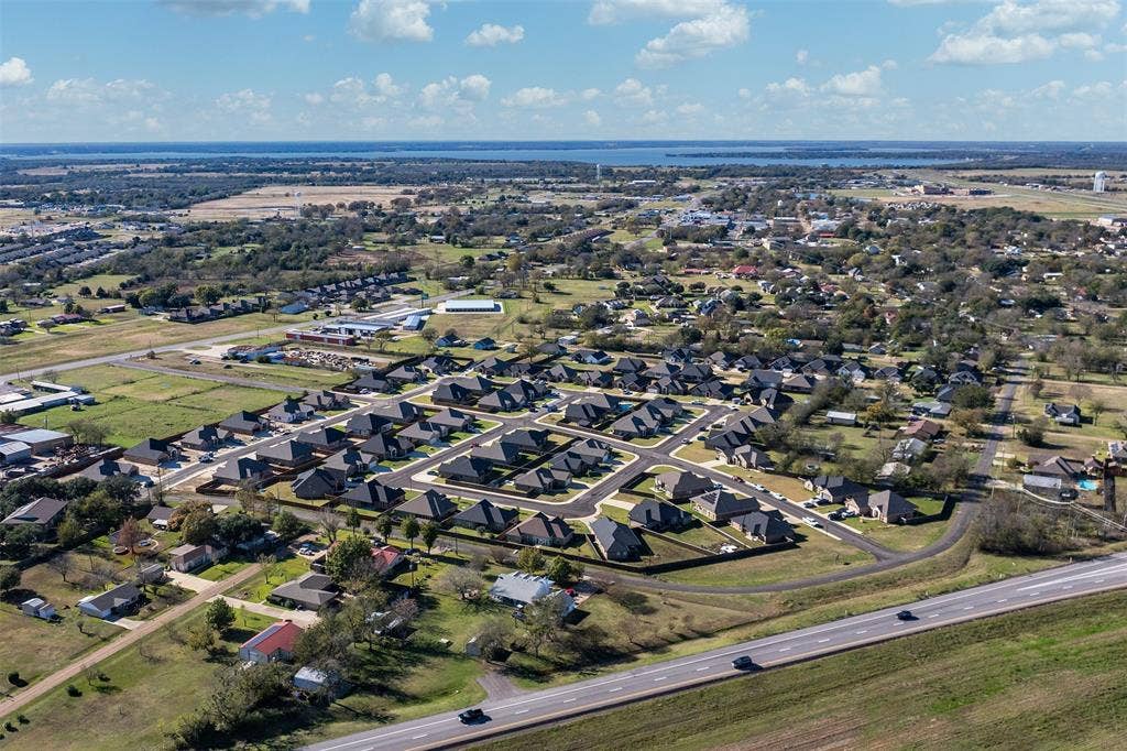 504 Limestone Circle, Mabank, TX 75147