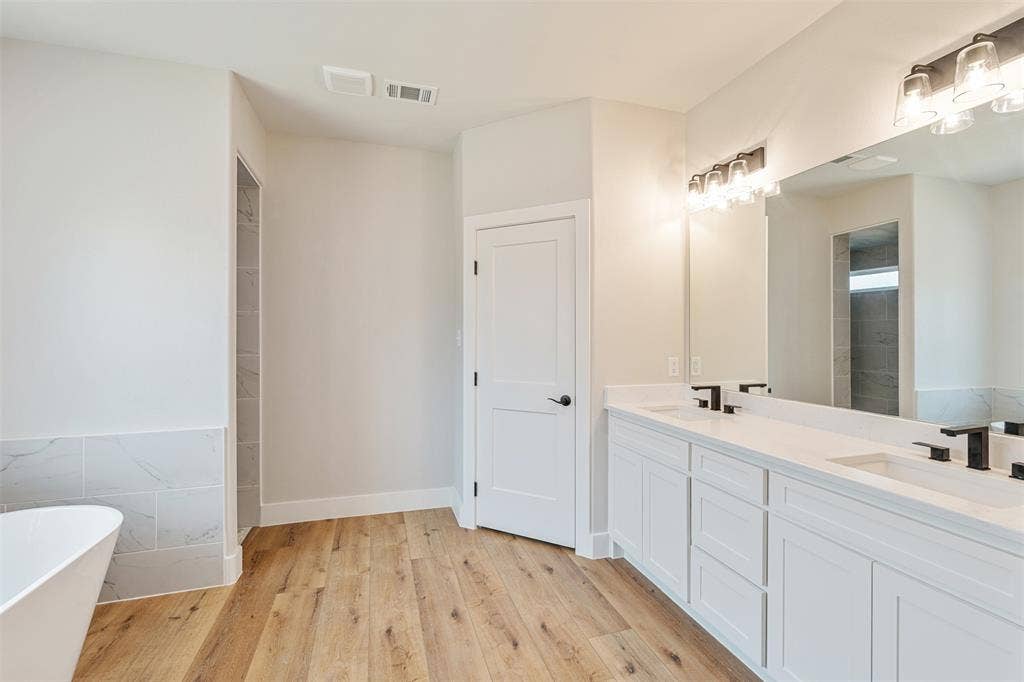 504 Limestone Circle, Mabank, TX 75147