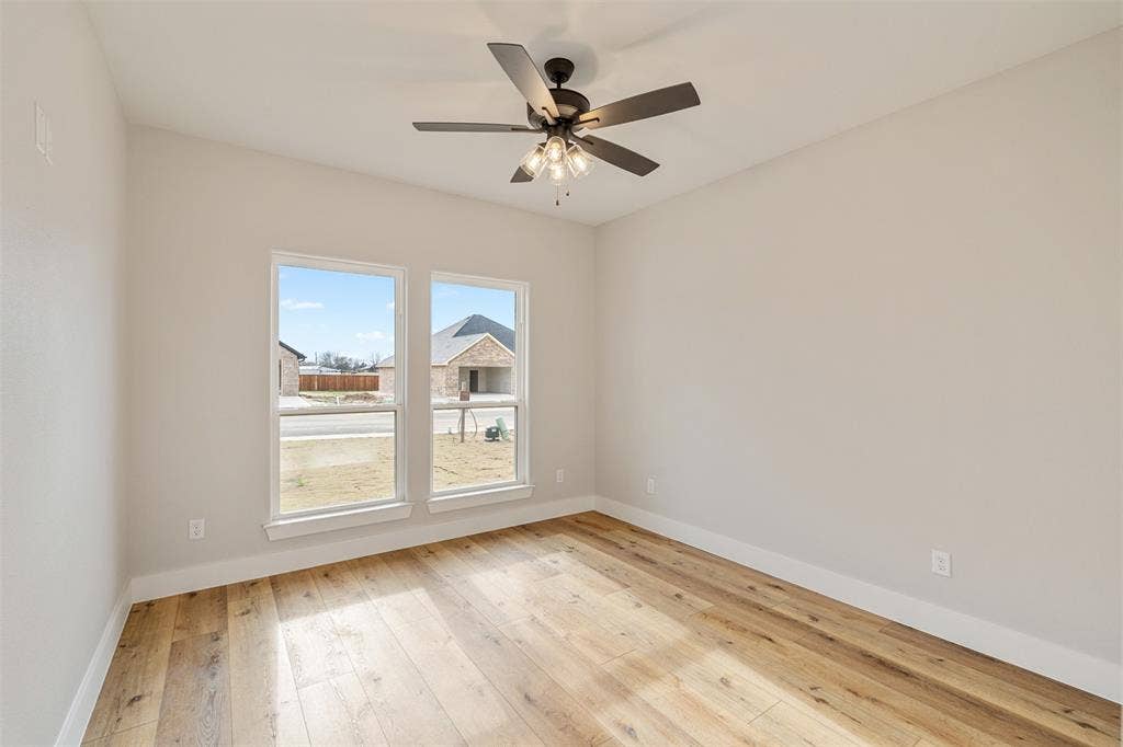 504 Limestone Circle, Mabank, TX 75147