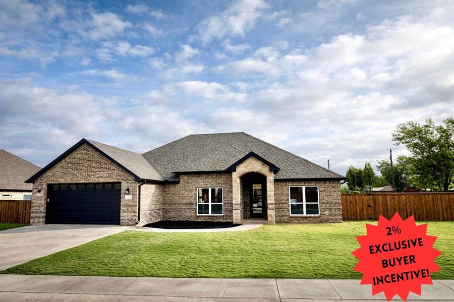 Property photo for 502 Limestone Circle, Mabank, TX