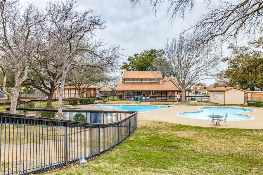 Property photo for 2016 Westbain Drive, Arlington, TX