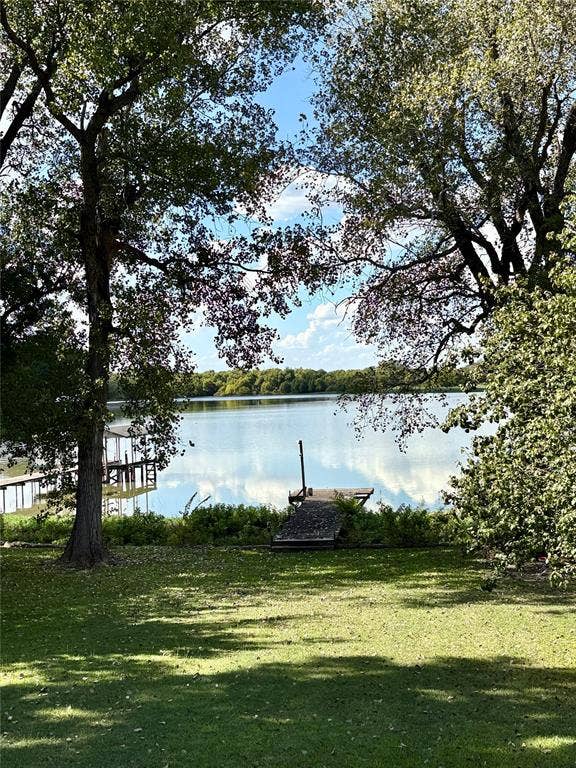 Property photo for 307 Lakewood Drive, Waxahachie, TX