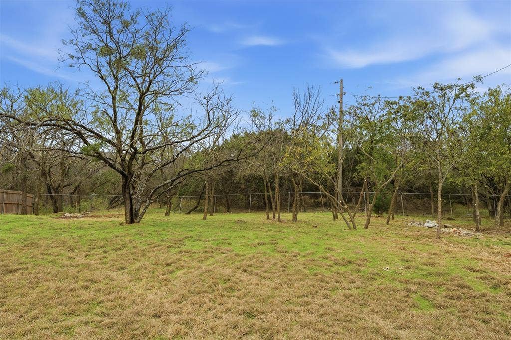 13854 Harbor Drive, Woodway, TX 76712 View of yard