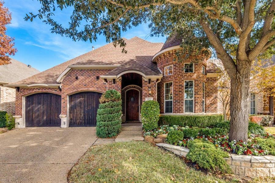 Property photo for 1854 Masters Drive, DeSoto, TX