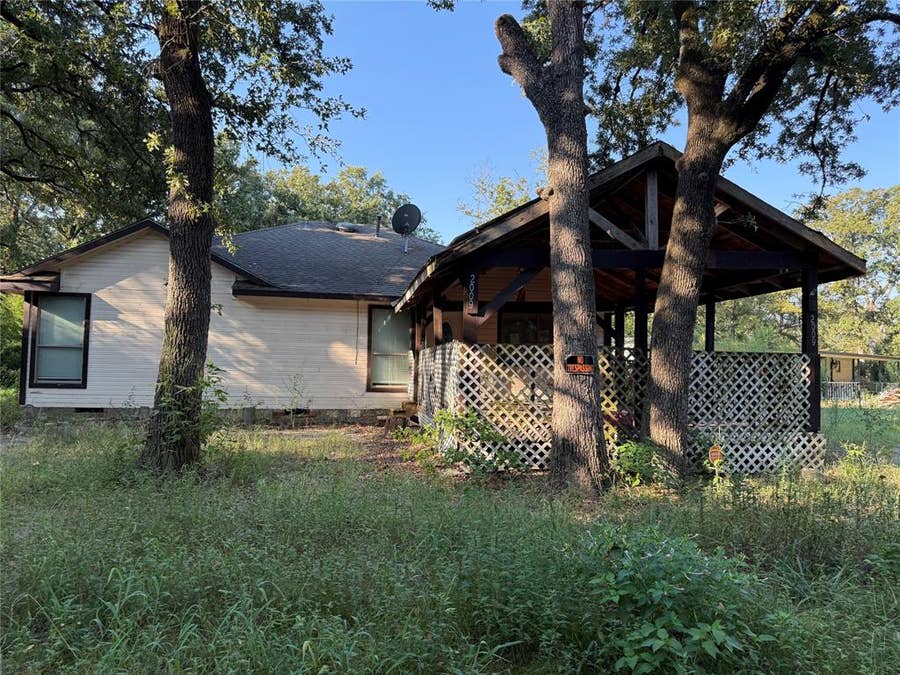Property photo for 2009 Apache Road, Quinlan, TX