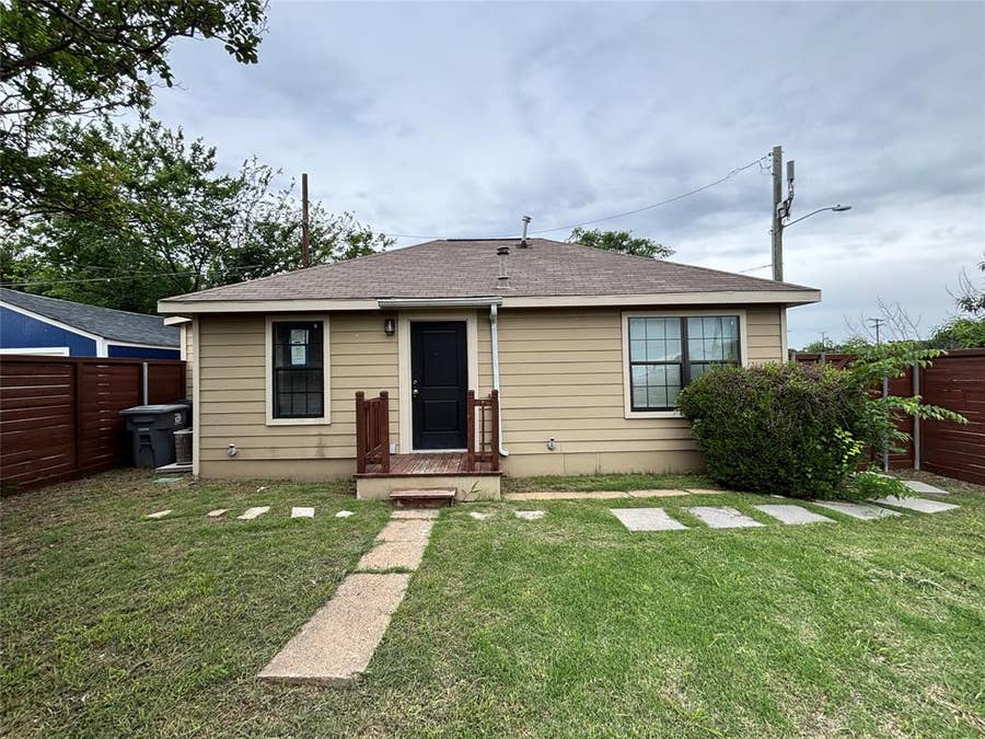 Property photo for 1115 S Glasgow Drive, #2, Dallas, TX