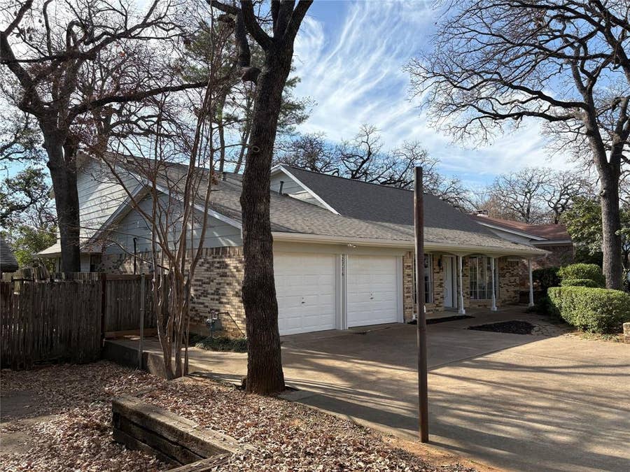 Property photo for 2716 Plover Lane, Irving, TX
