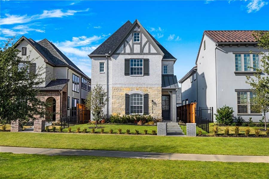 Property photo for 13630 Colony Mews, Frisco, TX