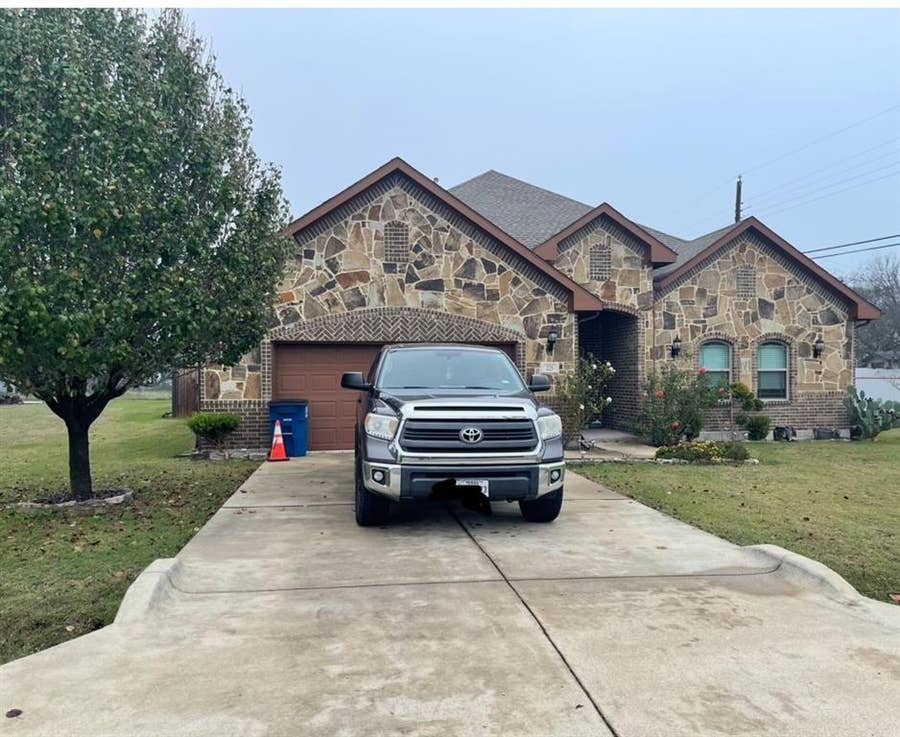Property photo for 225 S Overlook Drive, Red Oak, TX