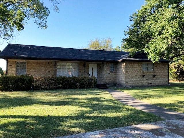 Property photo for 901 Downing Street, Forney, TX