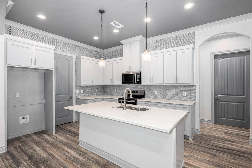 115 Enchanted Drive, Enchanted Oaks, TX 75156 115 Enchanted Drive, Enchanted Oaks, TX 75156