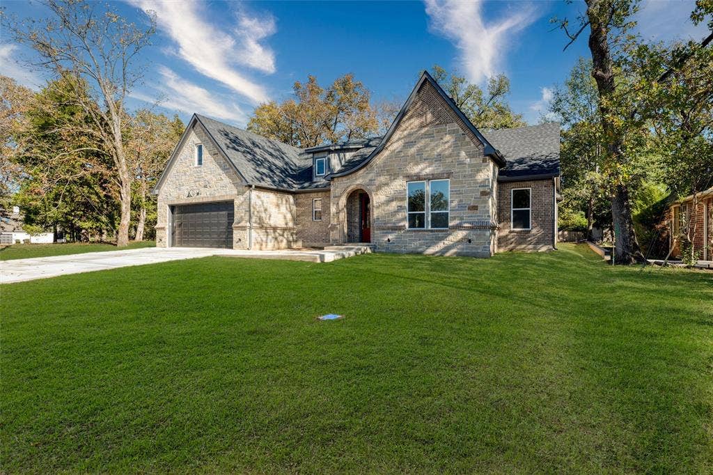 115 Enchanted Drive, Enchanted Oaks, TX 75156 115 Enchanted Drive, Enchanted Oaks, TX 75156