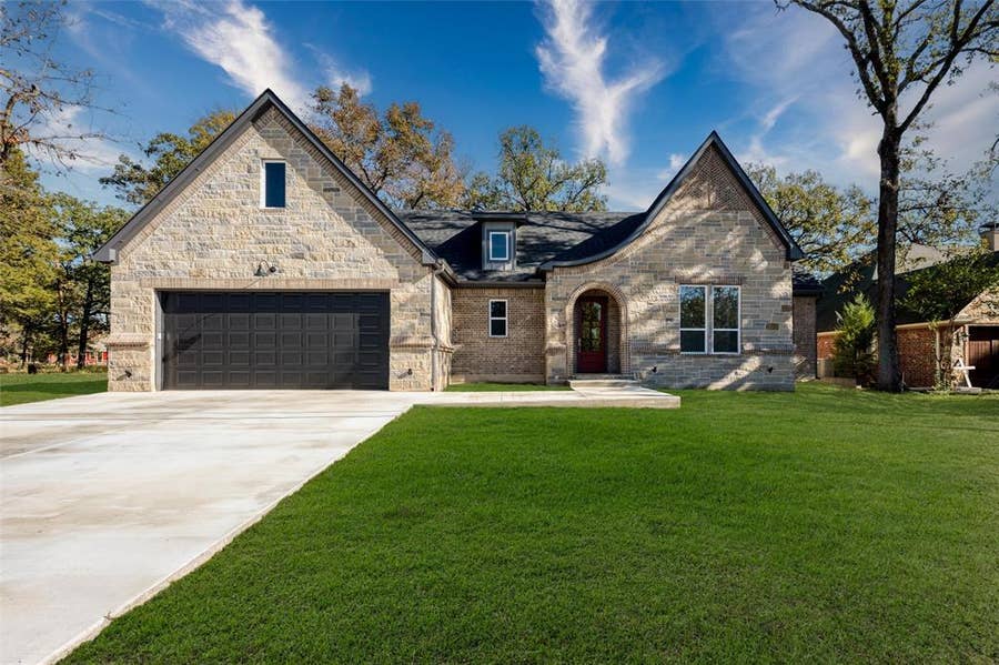 Property photo for 115 Enchanted Drive, Enchanted Oaks, TX