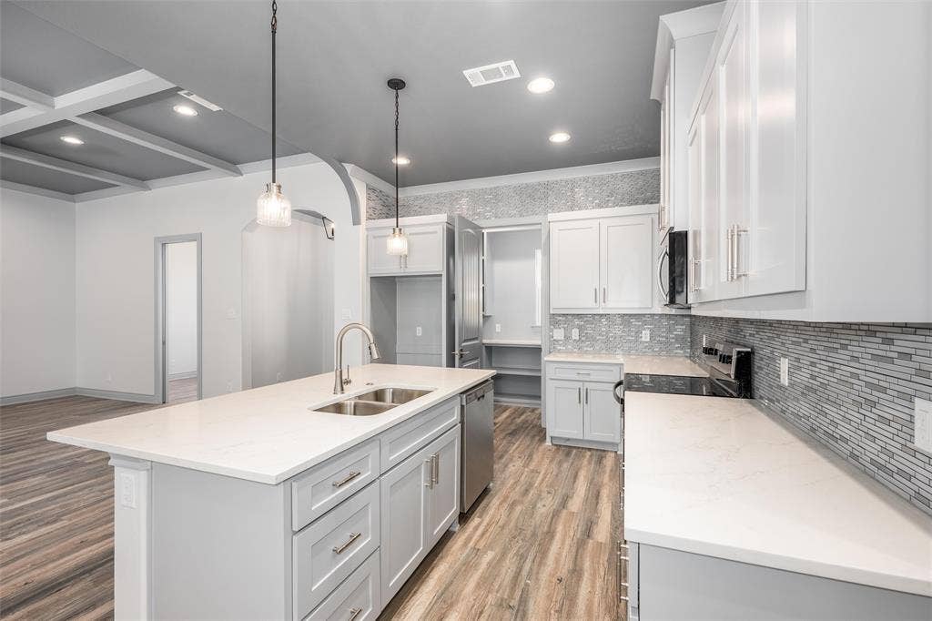 115 Enchanted Drive, Enchanted Oaks, TX 75156 115 Enchanted Drive, Enchanted Oaks, TX 75156