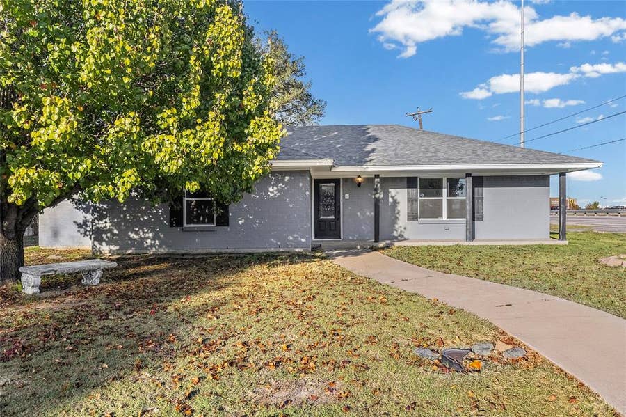 Property photo for 2500 Burnett Drive, Greenville, TX